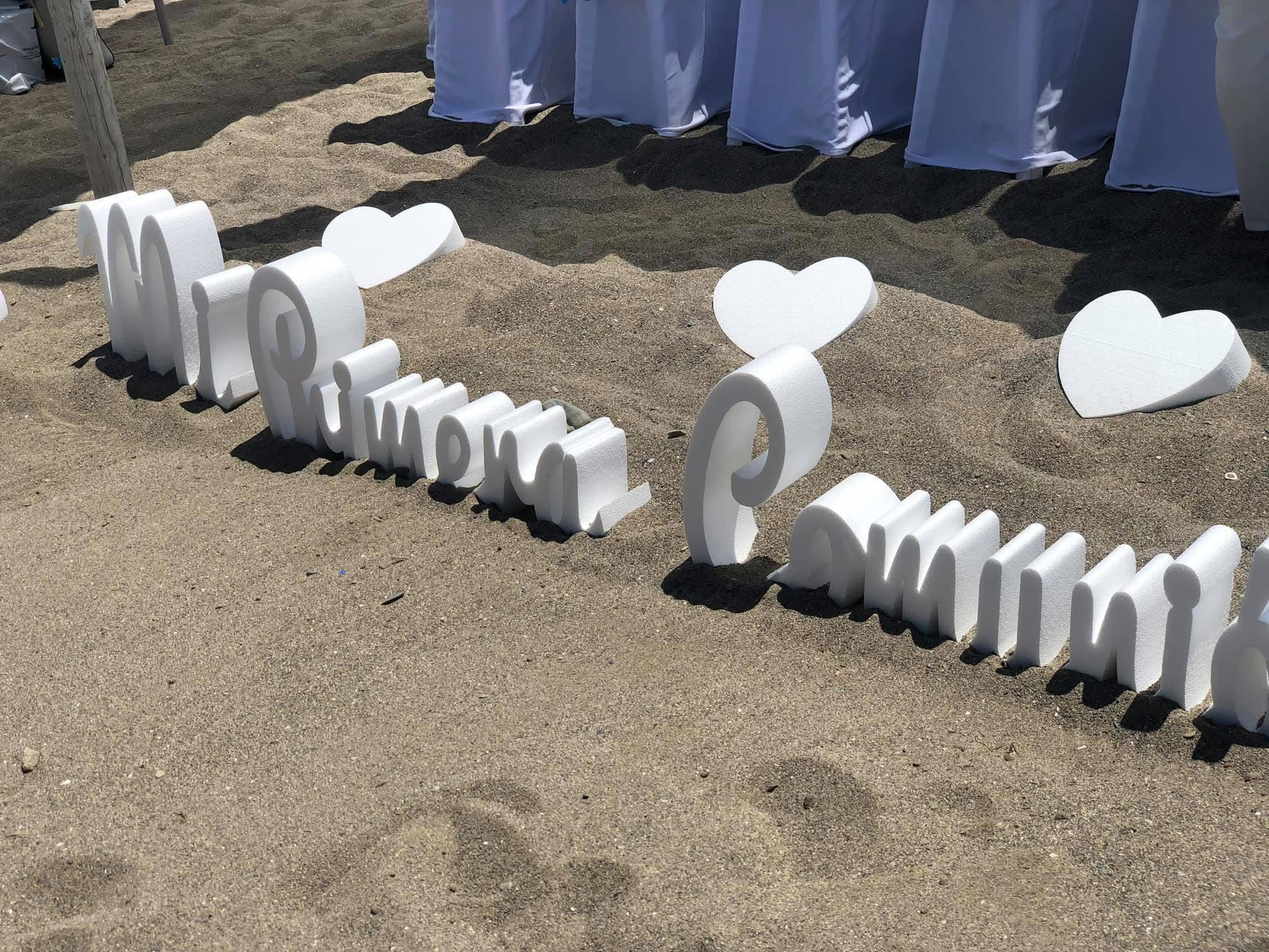 Montaje de comunión con globos y detalles